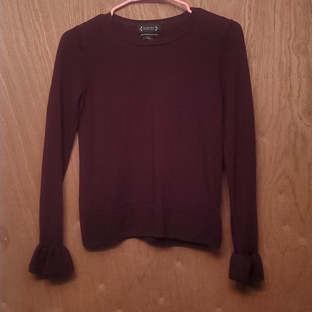 Women's 100% Extra Fine Merino Wool Sweater. Size Medium.